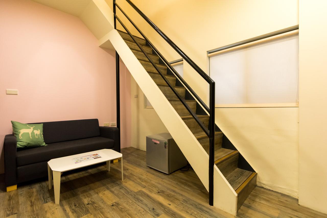W Hostel Tainan Bagian luar foto