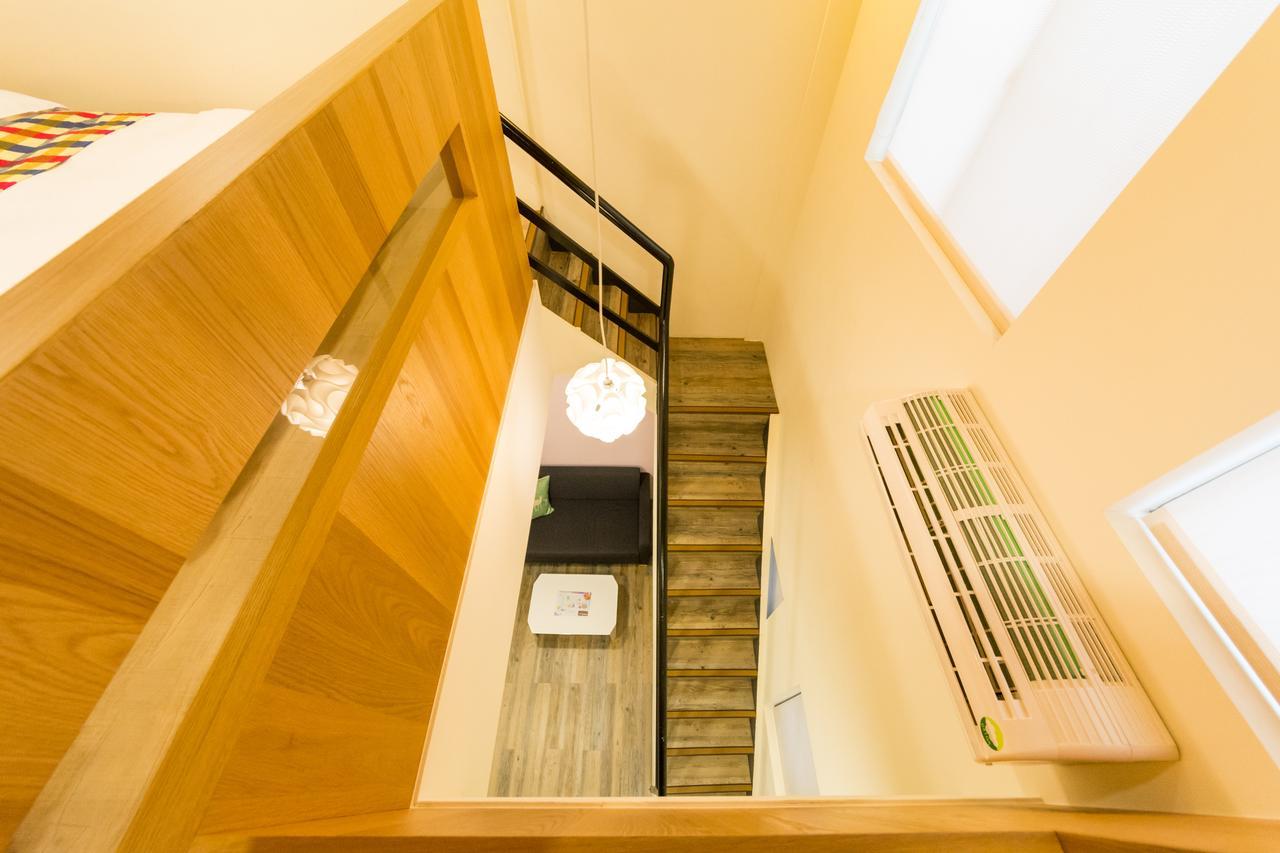 W Hostel Tainan Bagian luar foto