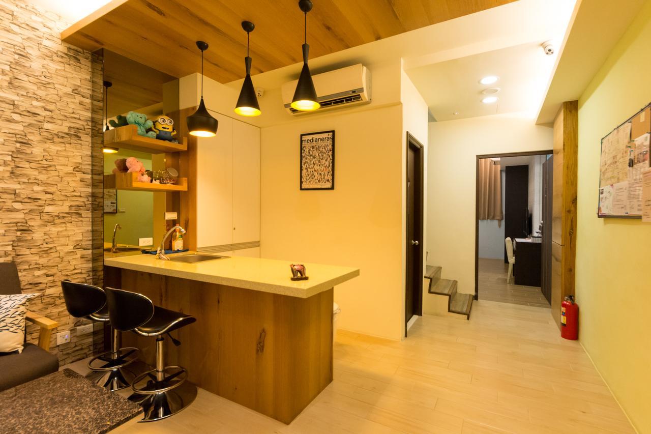 W Hostel Tainan Bagian luar foto